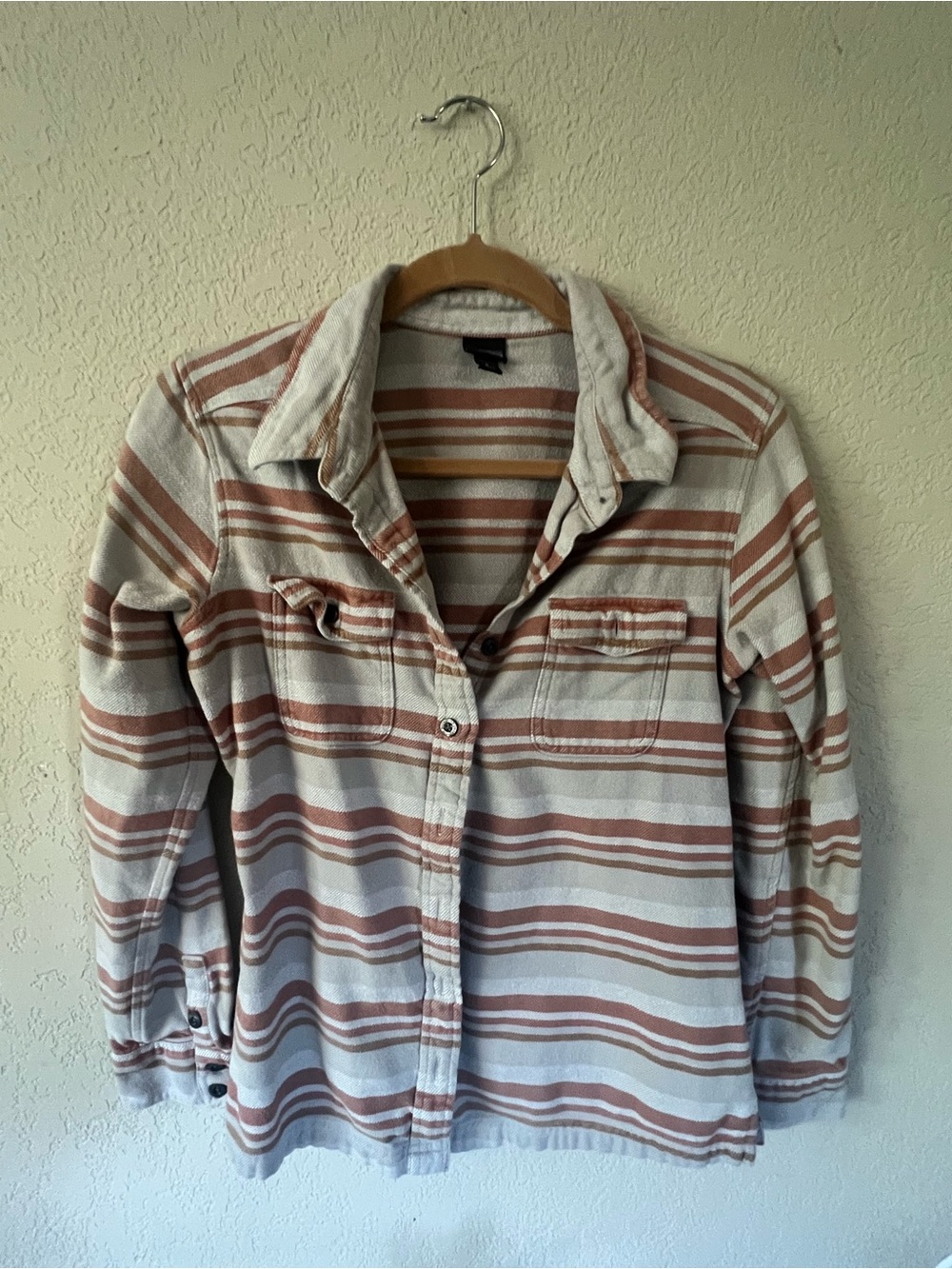 Patagonia Striped Flannel - Women’s Soft Red, Orange, and Light Grey
